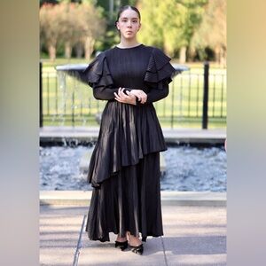 OhSoModest One-size Pleated Maxi Dress in Navy